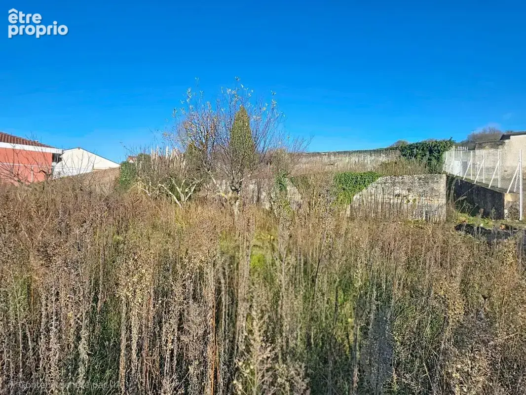Terrain - Libre constructeur - Au cœur du village - Au calme absolu - photo 4