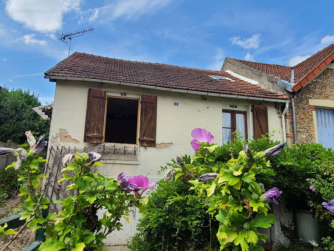 Maison à FONTENAY-LE-FLEURY