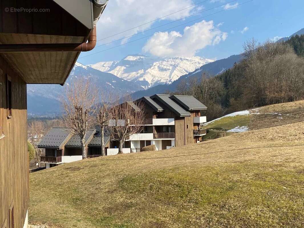 Appartement à MORILLON