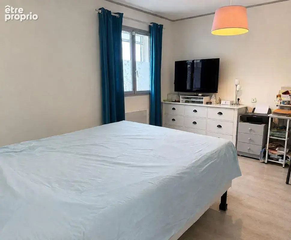 Maison de plain-pied avec piscine sur 3,65 hectares de terrain clos et arboré - photo 12