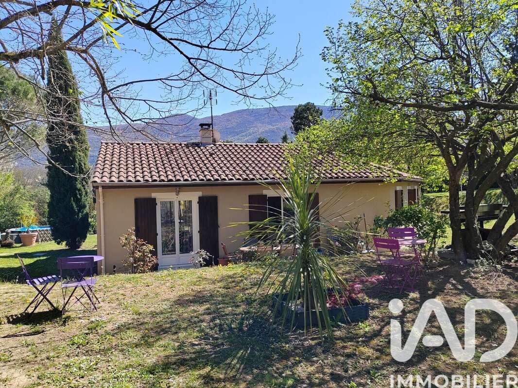 Maison 111 m² à Jaillans  - photo 2