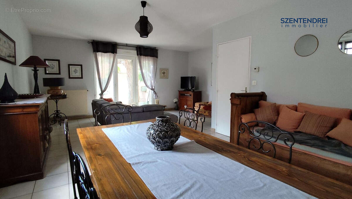 Szentendrei Immobilier - Maison T4 Nîmes Quartier des Sophoras - Maison à NIMES