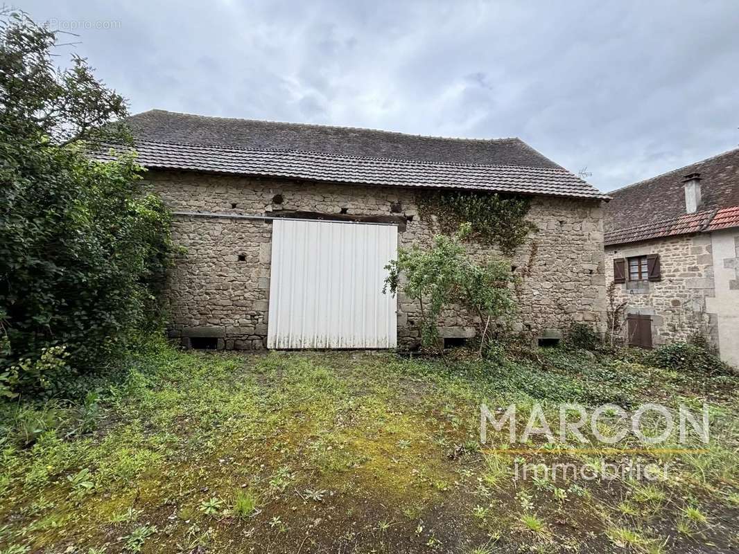 Maison à PEYRAT-LA-NONIERE