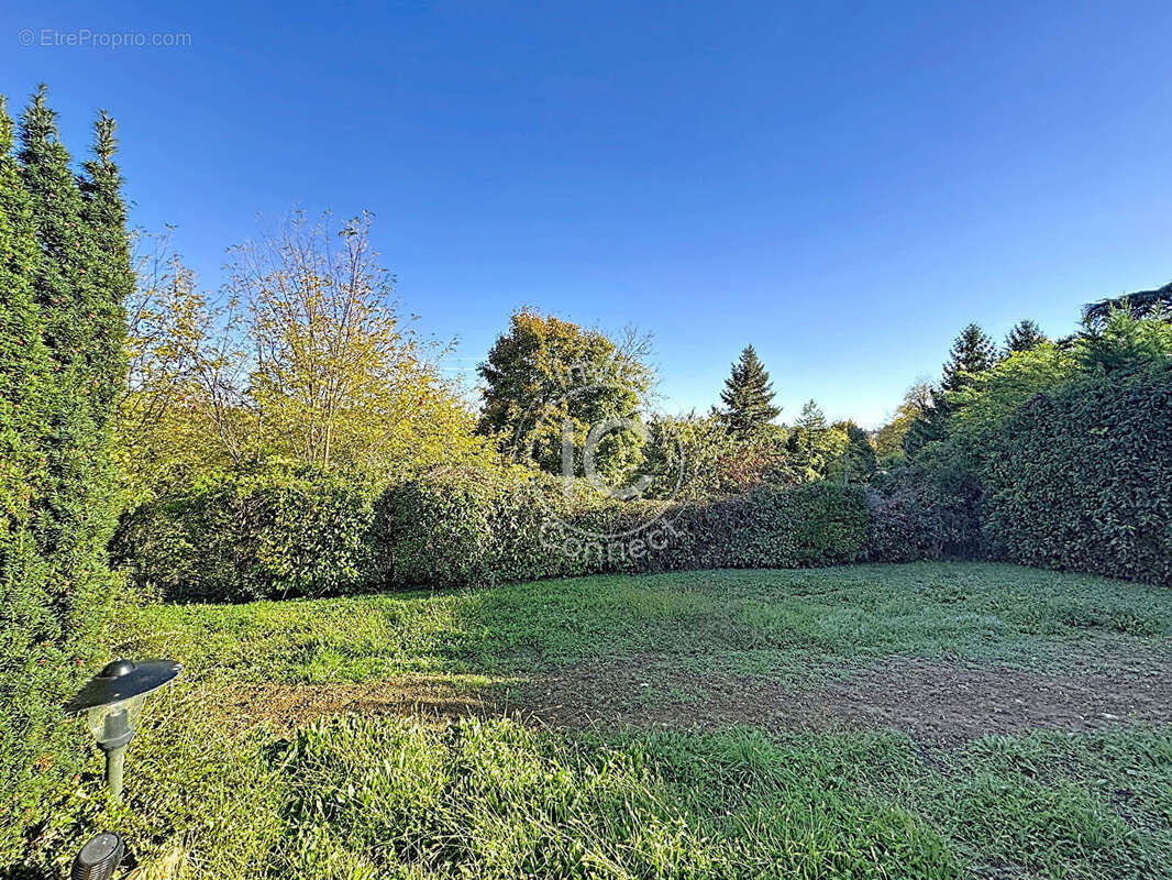 Maison à COLLONGES-AU-MONT-D&#039;OR