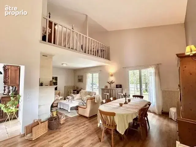 Maison 220 m² à Martignas-Sur-Jalle  - photo 4