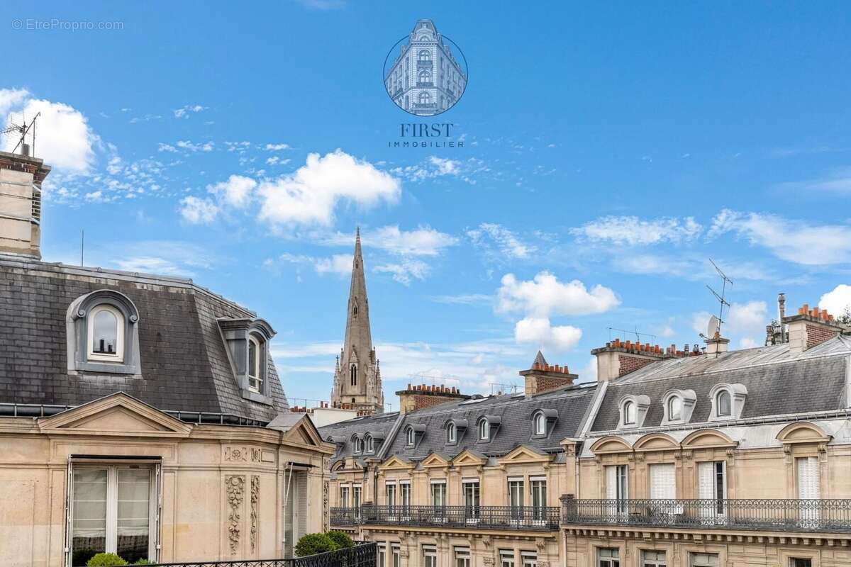 Appartement à PARIS-8E