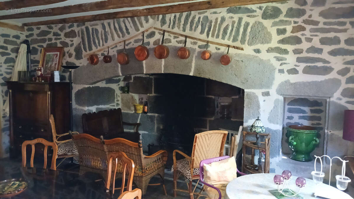 Maison à ALLY