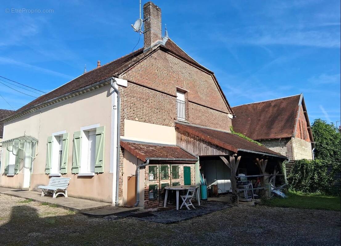 Maison à EAUX-PUISEAUX