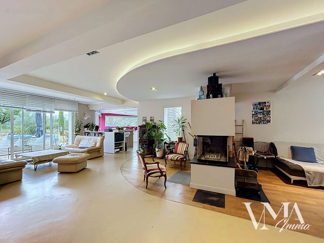 Villa 266m2 avec piscine - photo 9