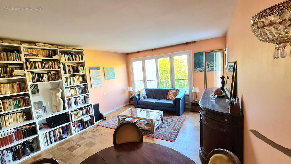 Appartement à BURES-SUR-YVETTE