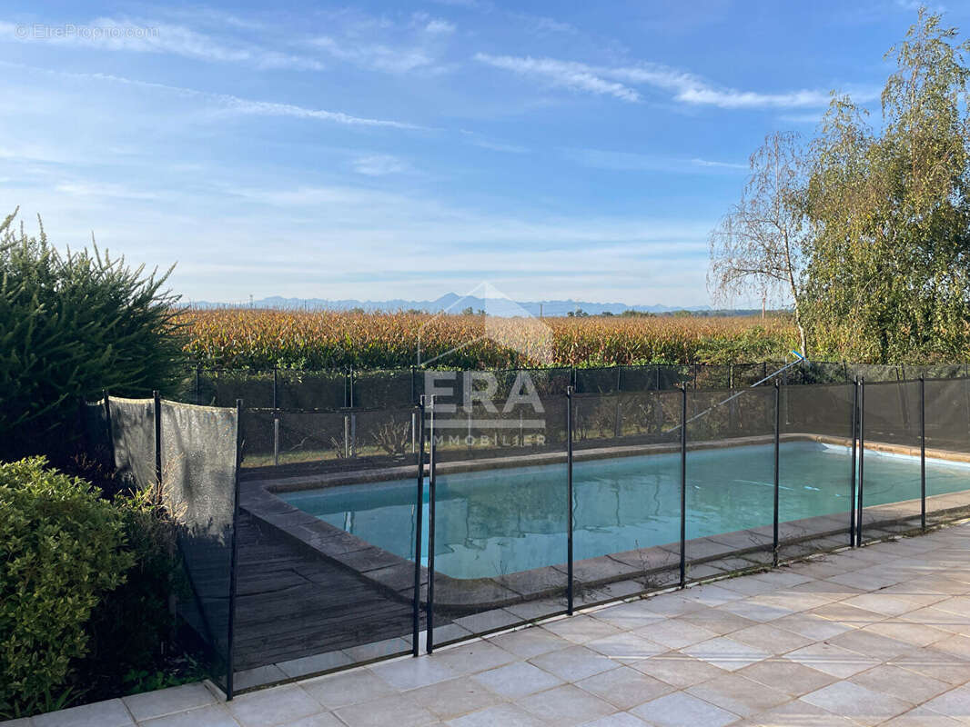 Maison à MONTEGUT-ARROS