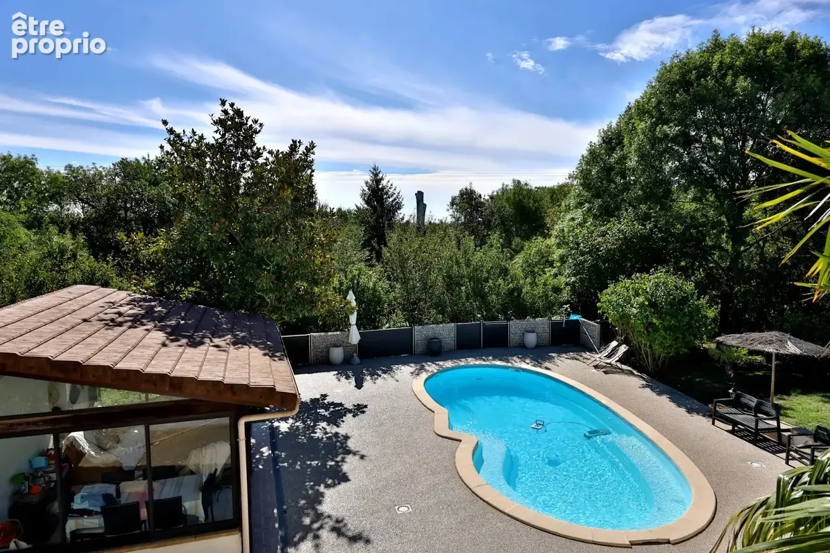 Maison Type 5 - 113,66 m2 habitables - Terrain 3018m2 - Piscine - photo 4