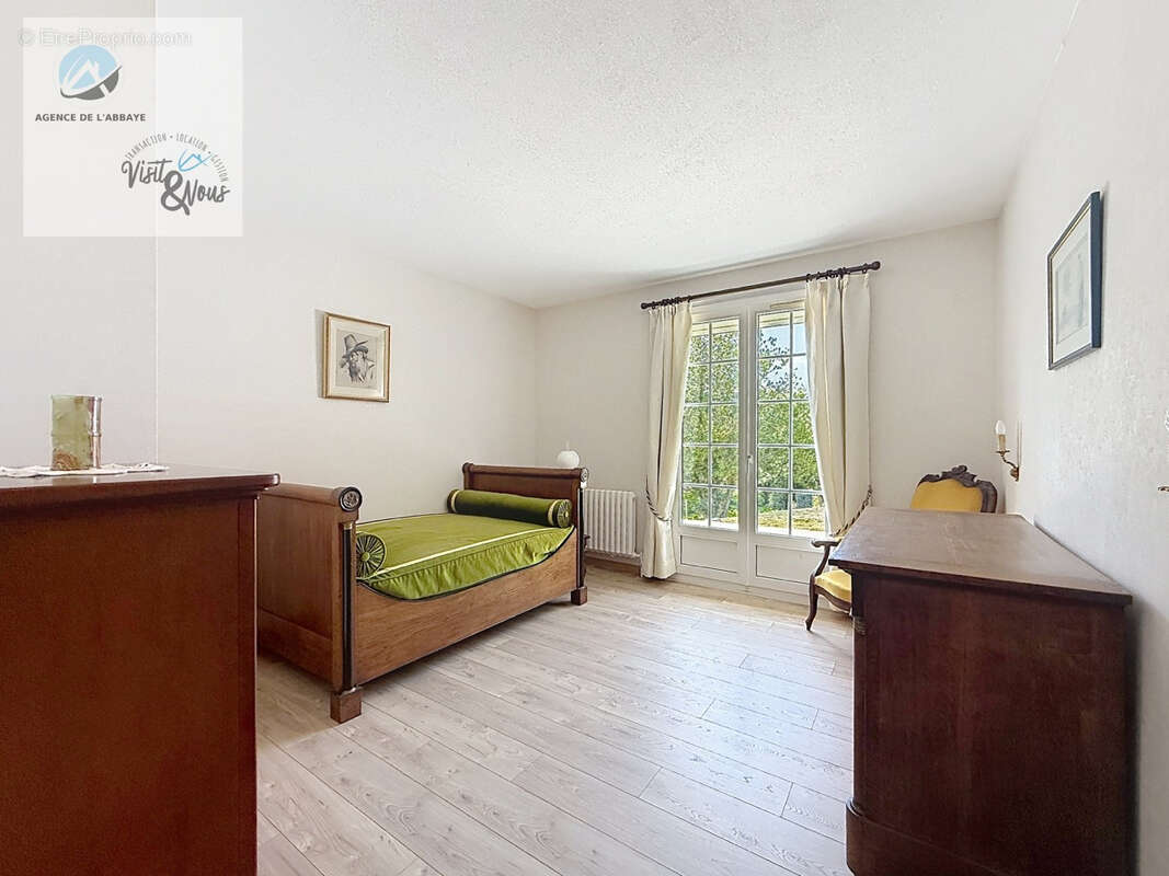 PROCHE MONTIVILLIERS Maison familiale de 200 m² - photo 7