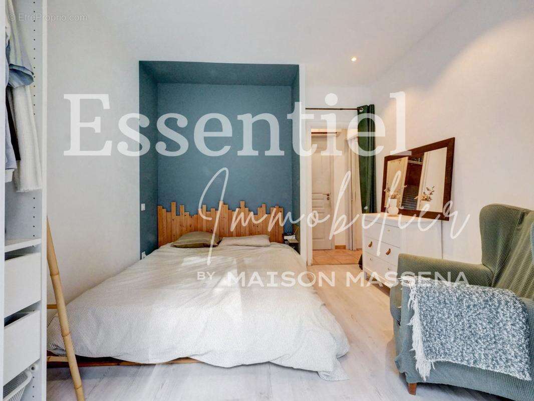 Maison à SAINT-LAURENT-DU-VAR