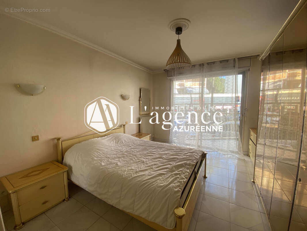 Appartement à SAINT-LAURENT-DU-VAR