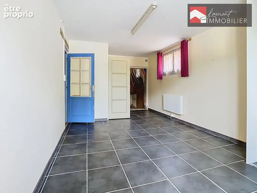 Maison de grande superficie, 6 chambres, proche commodités - 01380 BAGE DOMMARTIN - photo 9