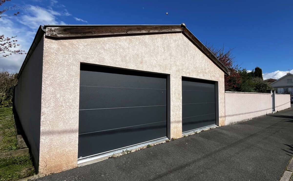 Maison à MONTROND-LES-BAINS