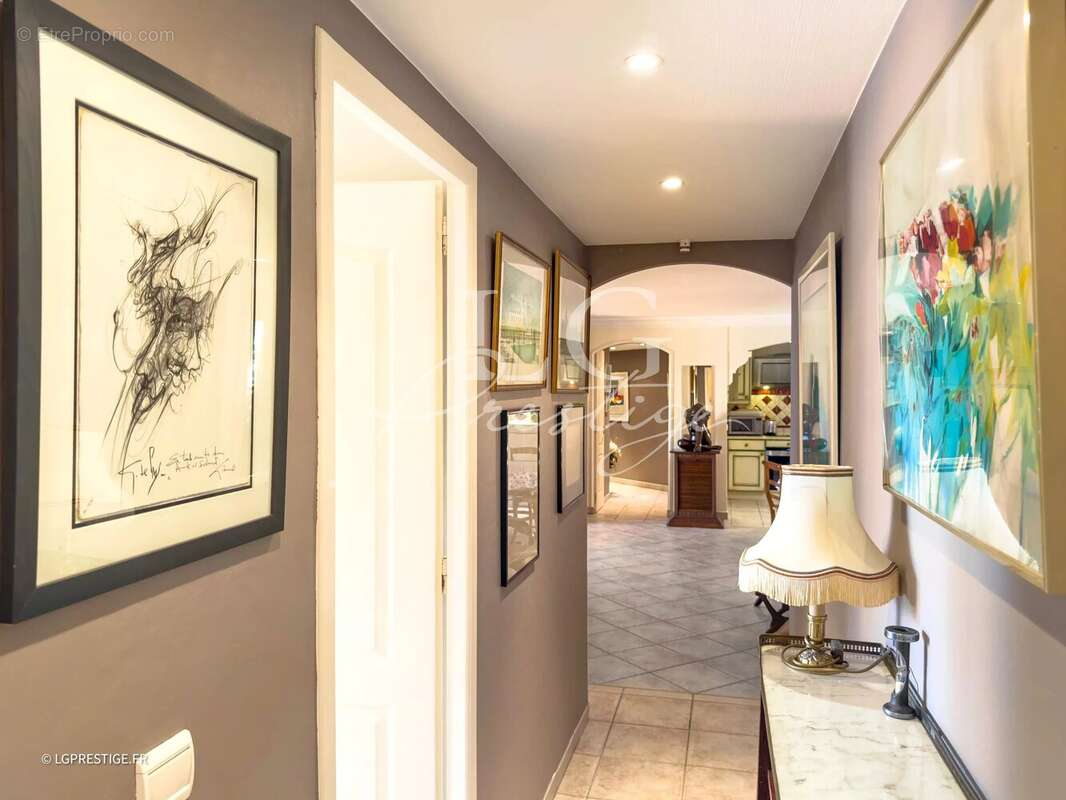 Appartement à MANDELIEU-LA-NAPOULE