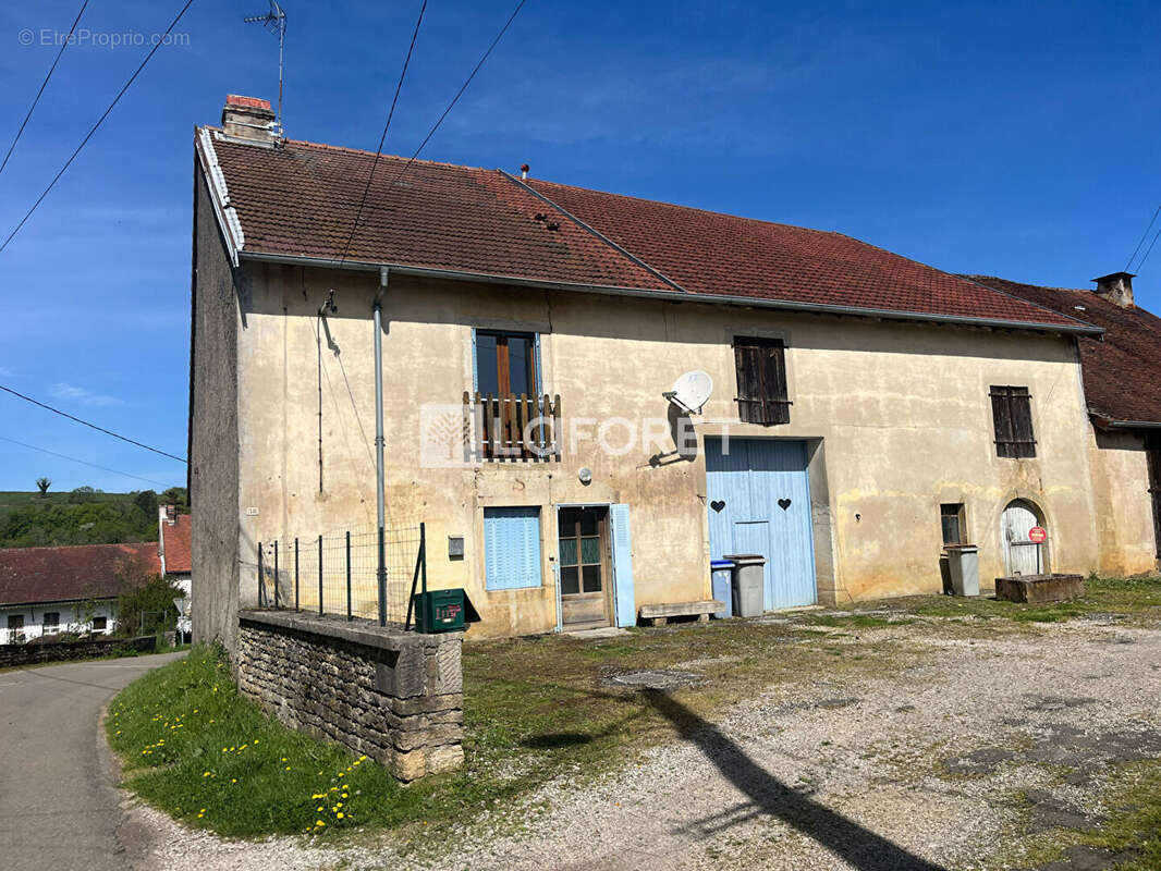Maison à LONS-LE-SAUNIER