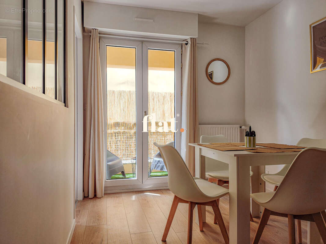 Appartement T3 rénové  50 m2 avec parking et balcon sur la Place de la Guiroué - photo 2