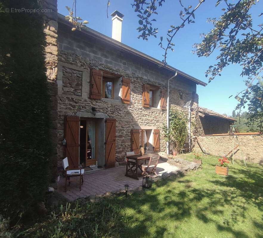 Maison à SAINT-SAUVEUR-LA-SAGNE