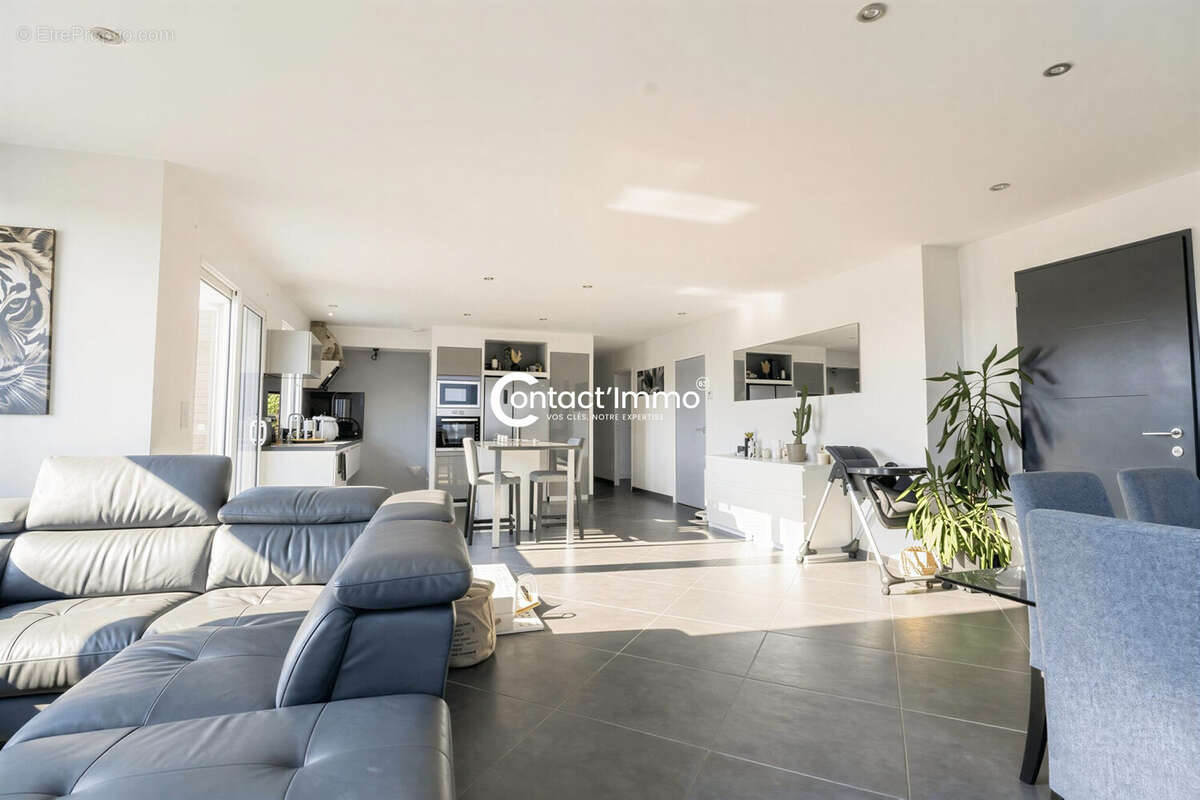 Maison 112 m² à Joze  - photo 2