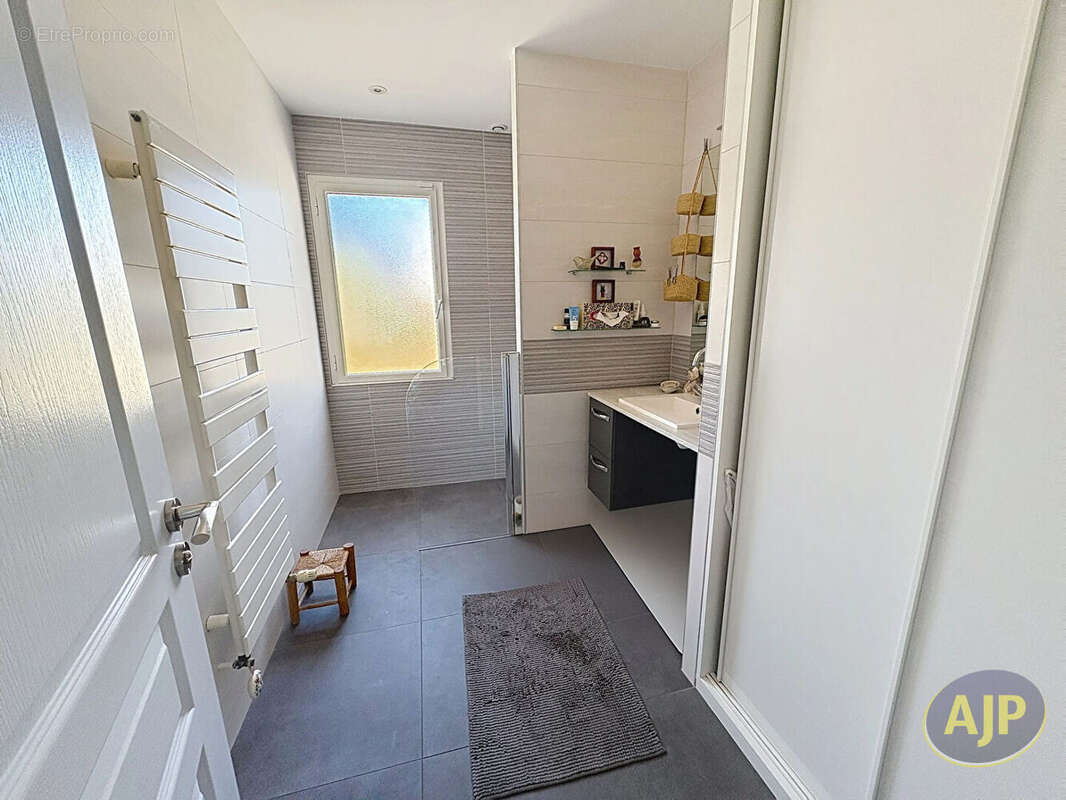 Maison à LE POULIGUEN