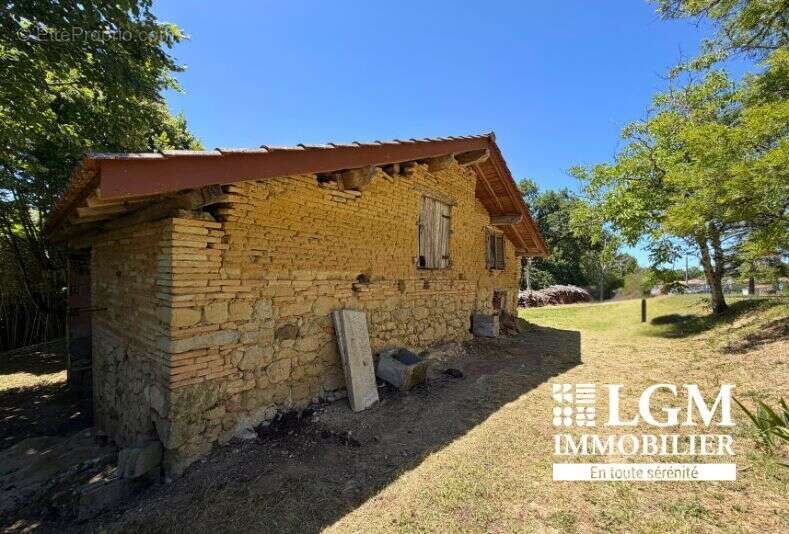 Terrain de 9 674 m² avec grange et potentiel d'agrandissement – L'Honor-de-Cos - photo 5