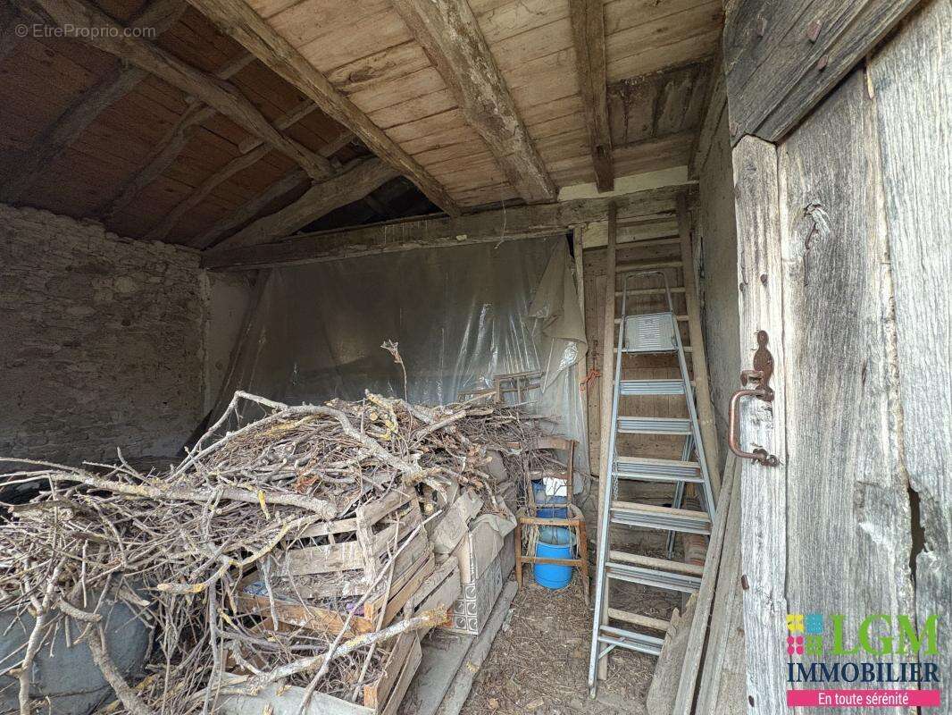 Maison à LABESSIERE-CANDEIL