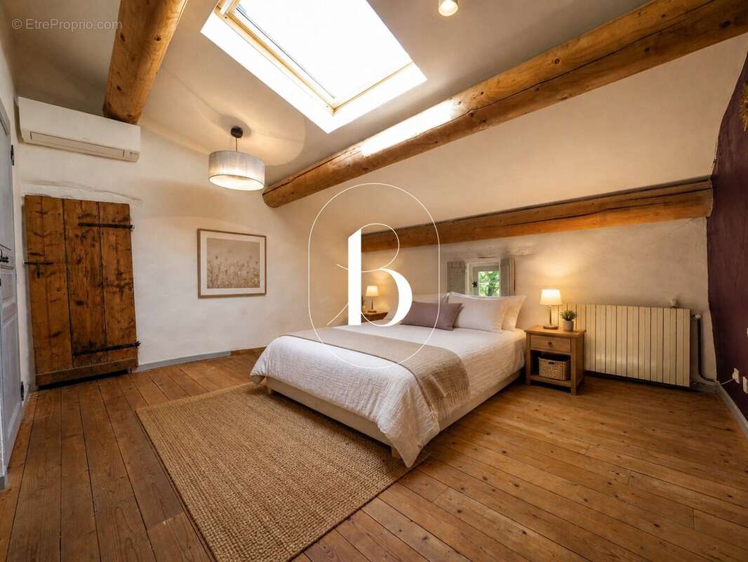 Maison à SAINT-VICTOR-LA-COSTE