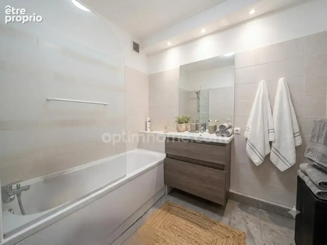 VILLEURBANNE La Doua – à vendre T4, 3 chambres, traversant rénové de 90 m² avec balcon, cave - photo 5