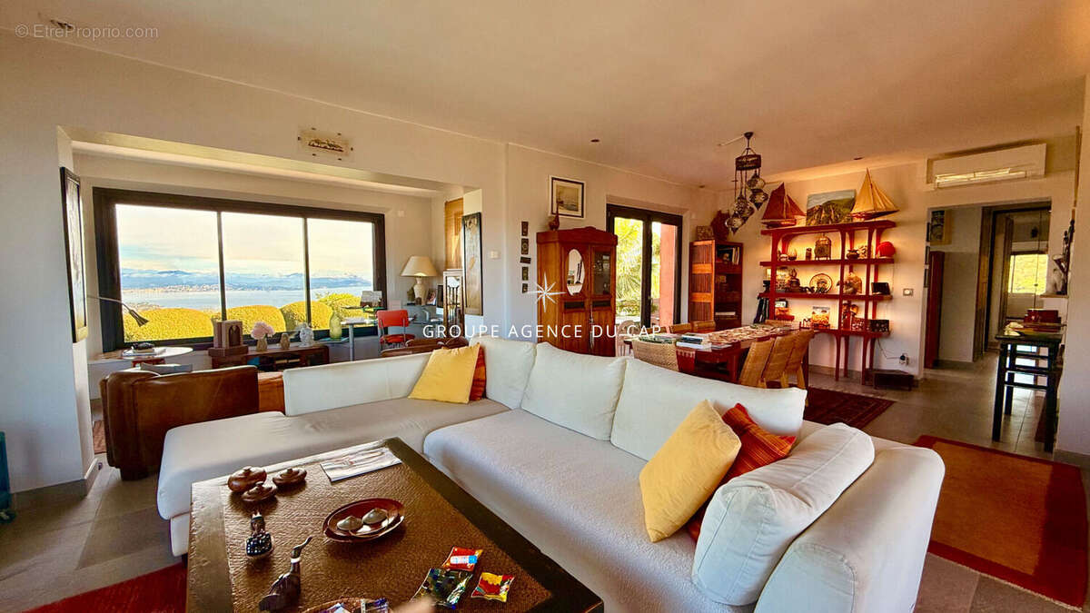 Maison à LES ISSAMBRES