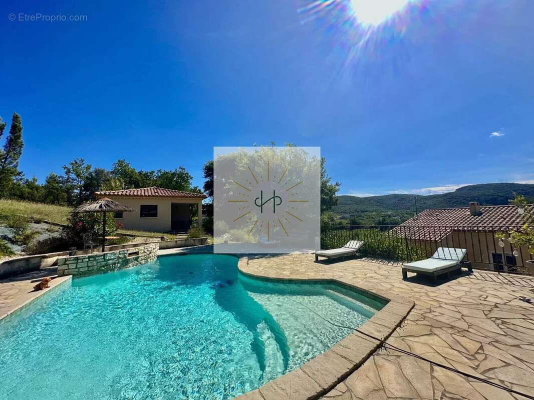 Maison à SAINT-MONTAN