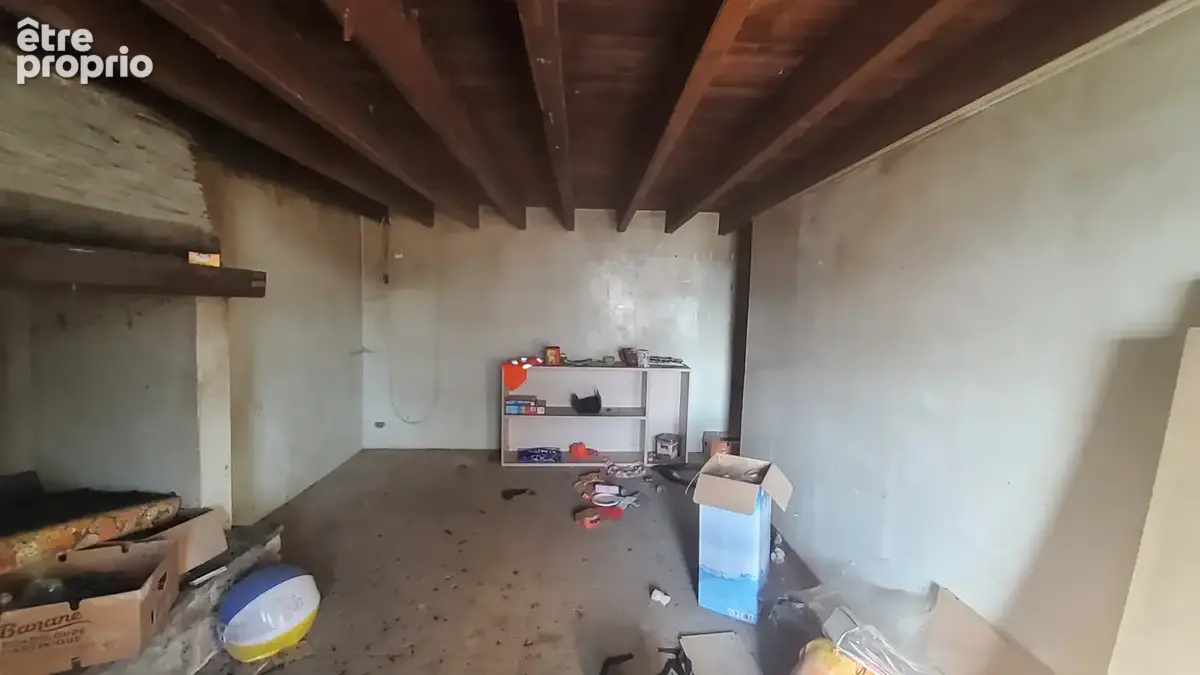 A VENDRE - Longère à rénover de 180m2 - 1080m2 de terrain - TEILLAY - photo 5