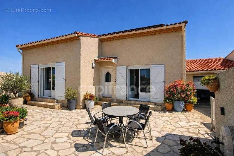 VIAS – Villa contemporaine avec piscine, 4 chambres, énergie positive. Bien rare sur le secteur - photo 13