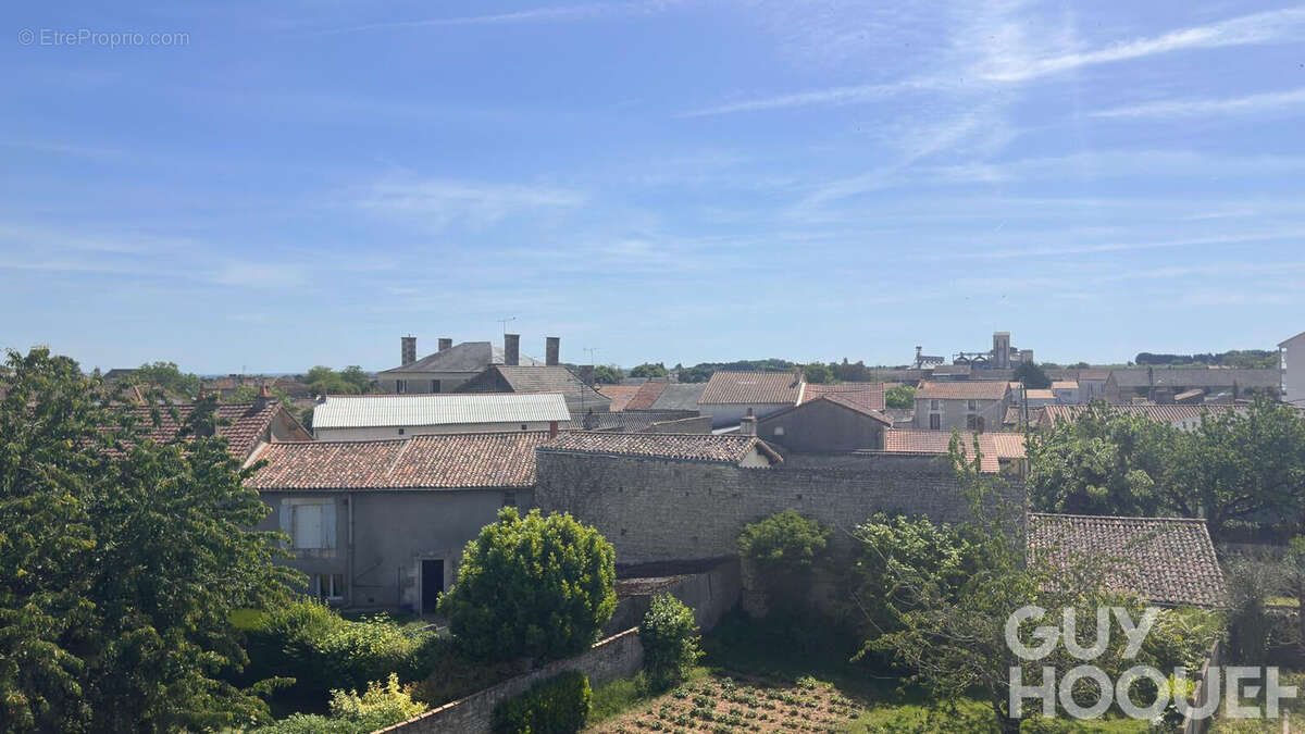 Appartement à NEUVILLE-DE-POITOU