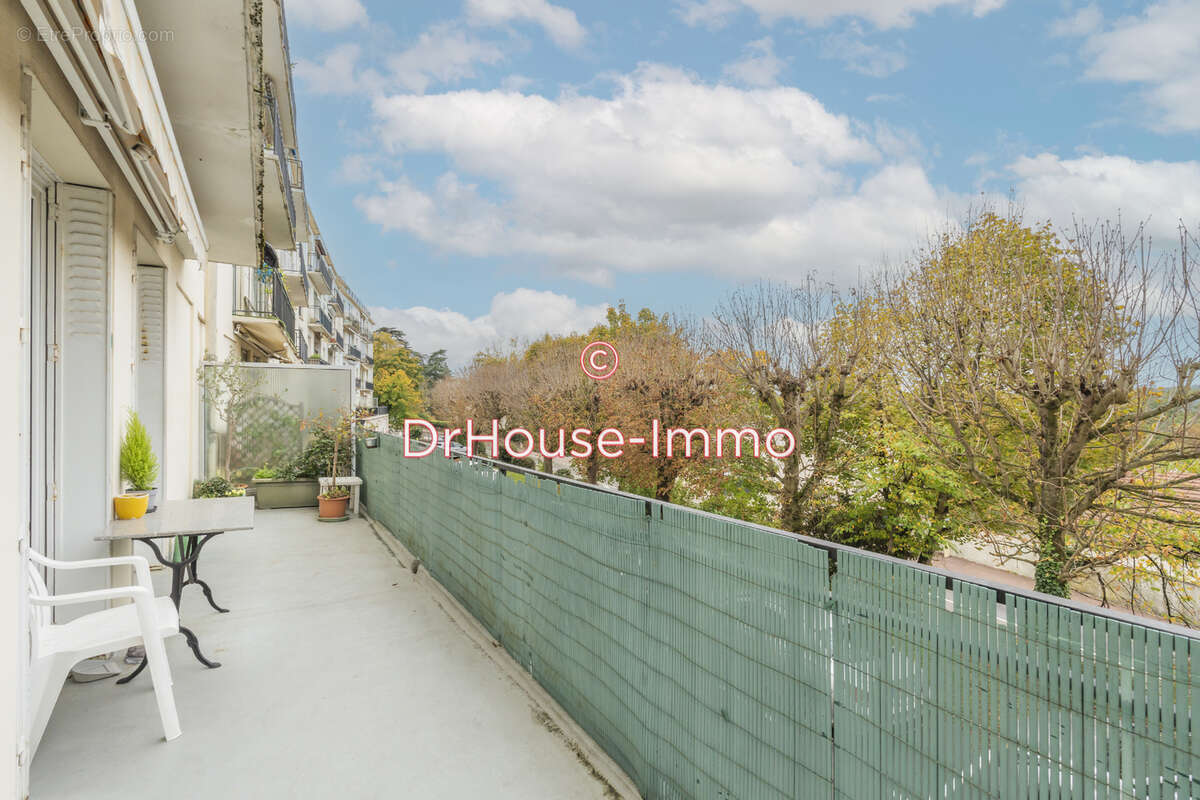 Appartement à LA CELLE-SAINT-CLOUD