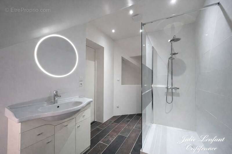 Maison à VIENNE-EN-VAL