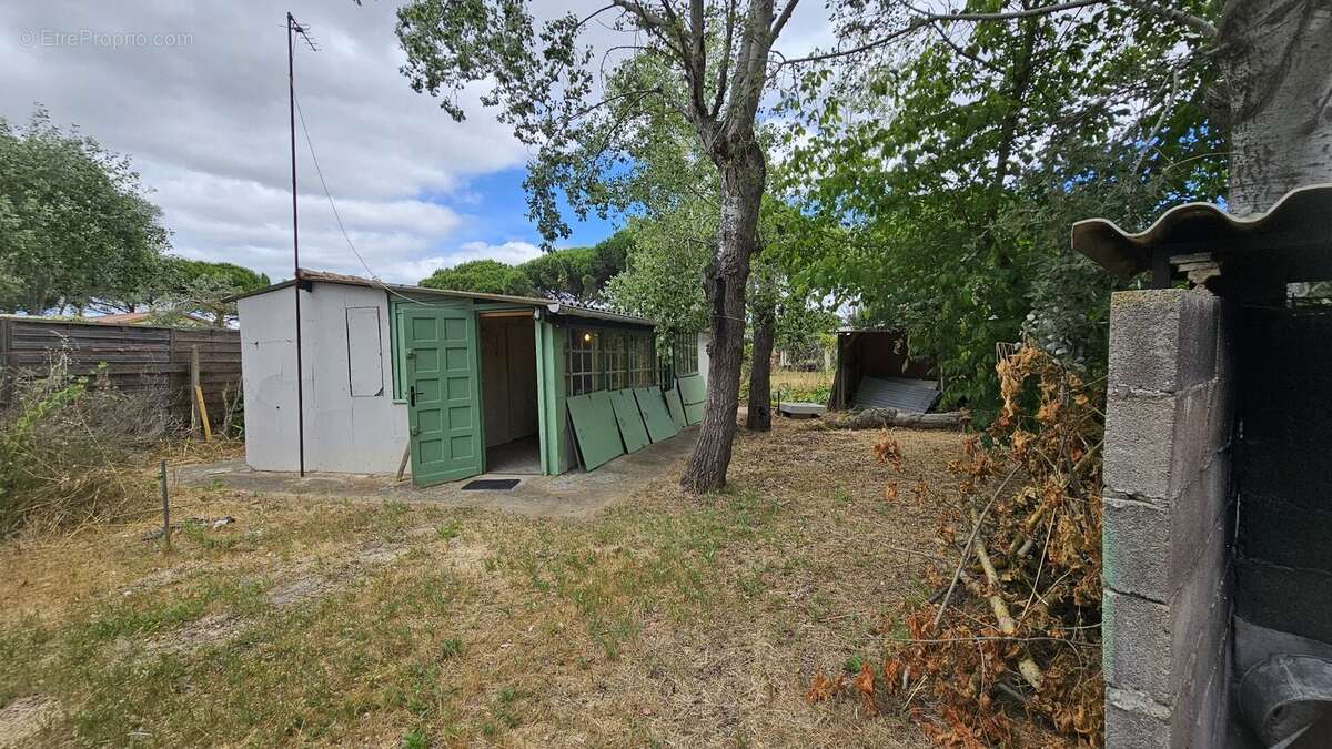 Terrain de loisirs de 520 m² avec dépendances et espaces nuit - photo 3