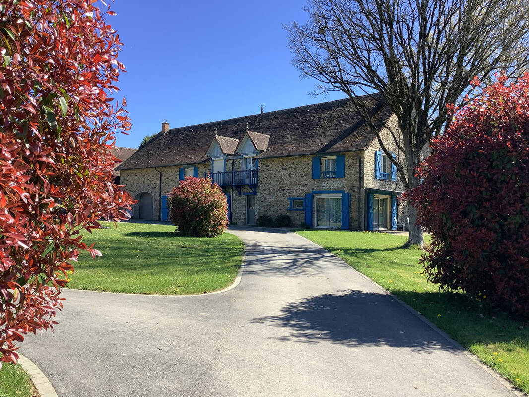 Maison à MAGNAC-BOURG