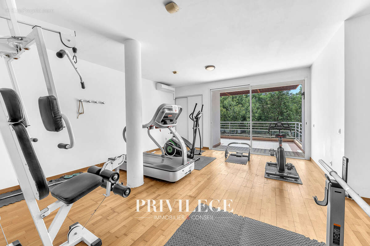 Appartement à MANDELIEU-LA-NAPOULE