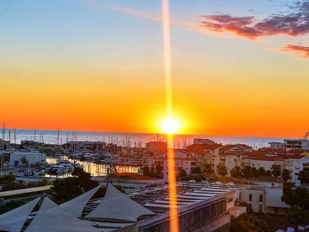 Canet Plage – 7ème et Dernier étage d'exception, dans résidence de standing, T2 avec cabine de couchage vue mer, terrasse de 21  - photo 24