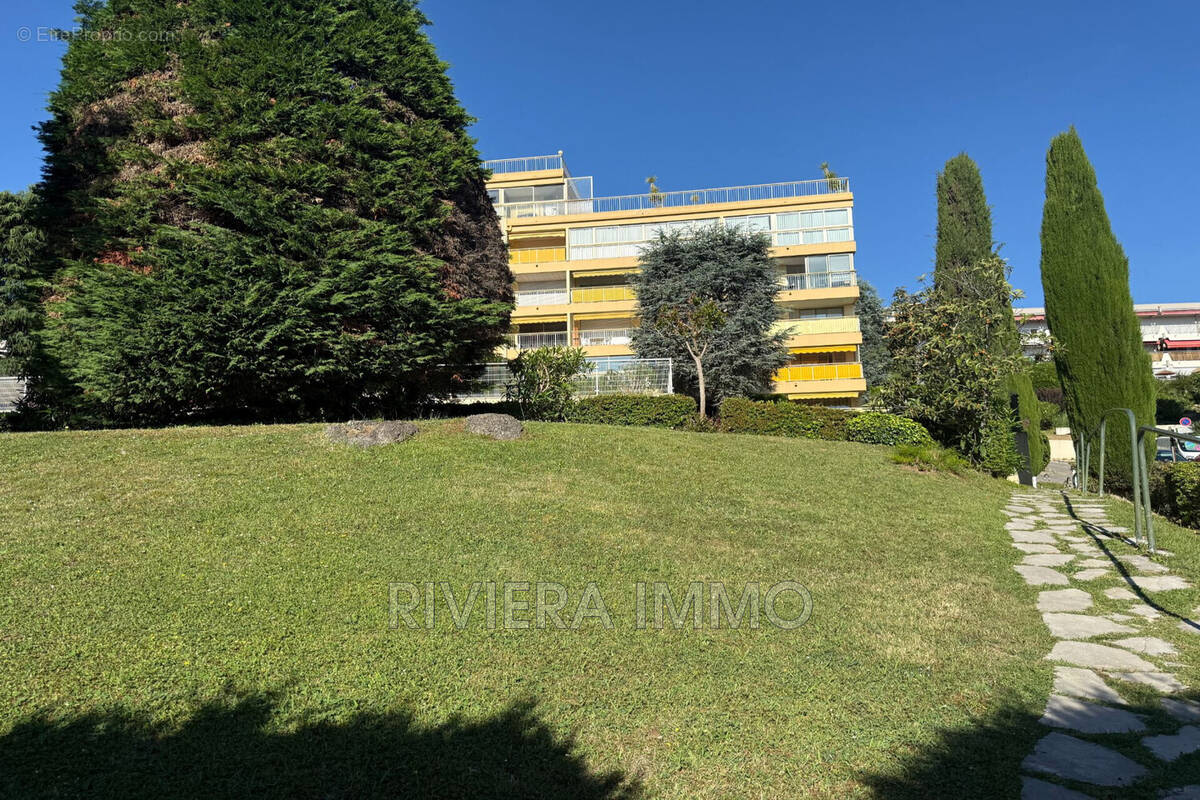 Appartement à MANDELIEU-LA-NAPOULE