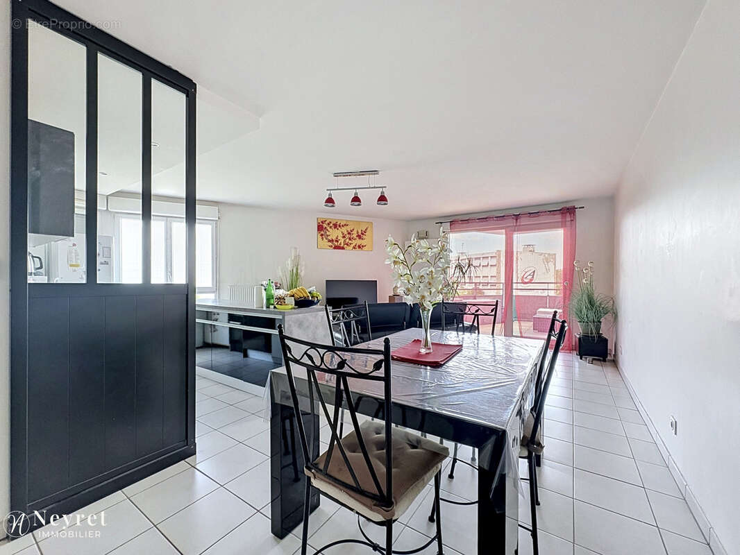 Appartement à BRON