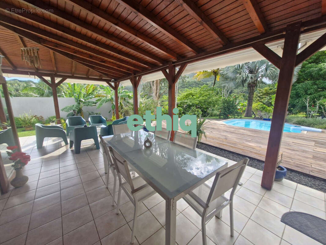 Maison à SAINTE-ROSE