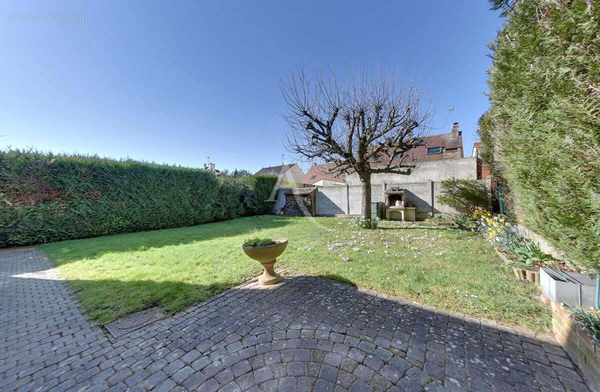 Maison à OZOIR-LA-FERRIERE