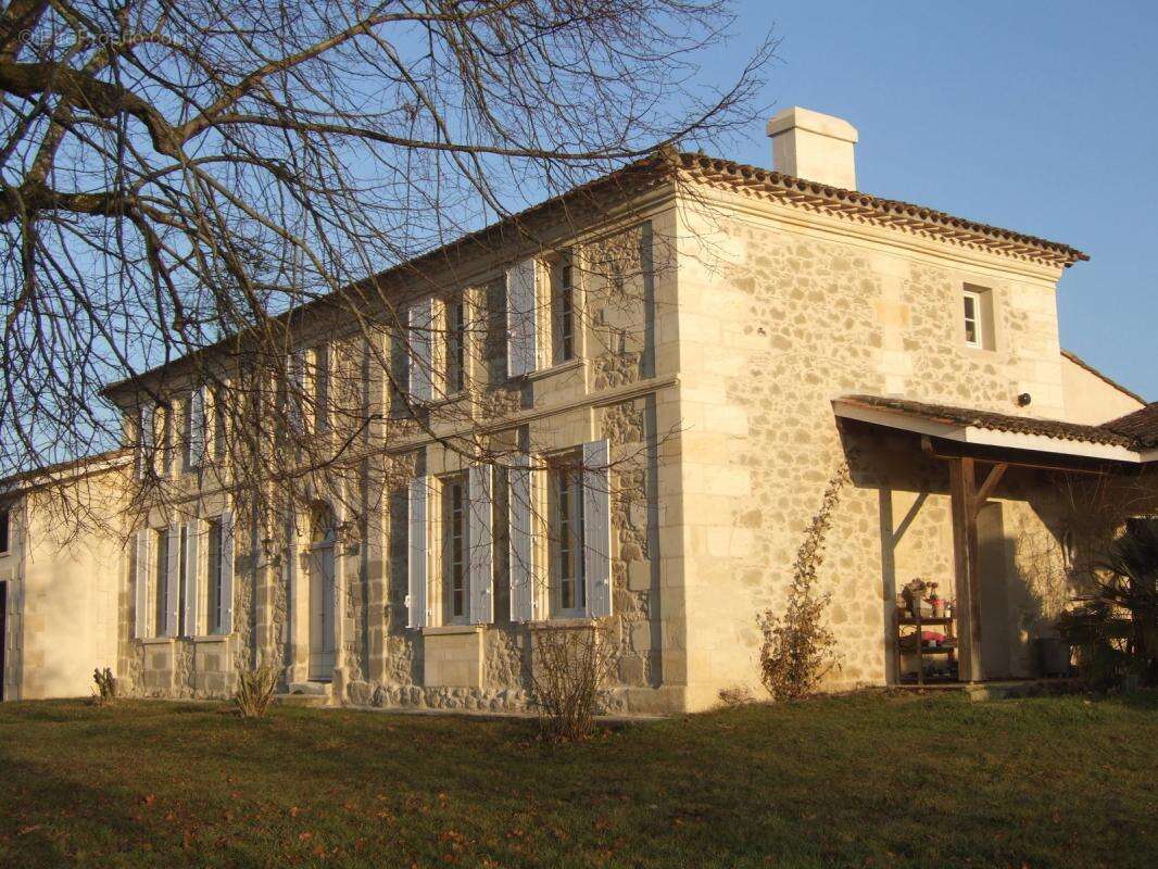 Commerce à SAINT-MARTIN-DU-BOIS