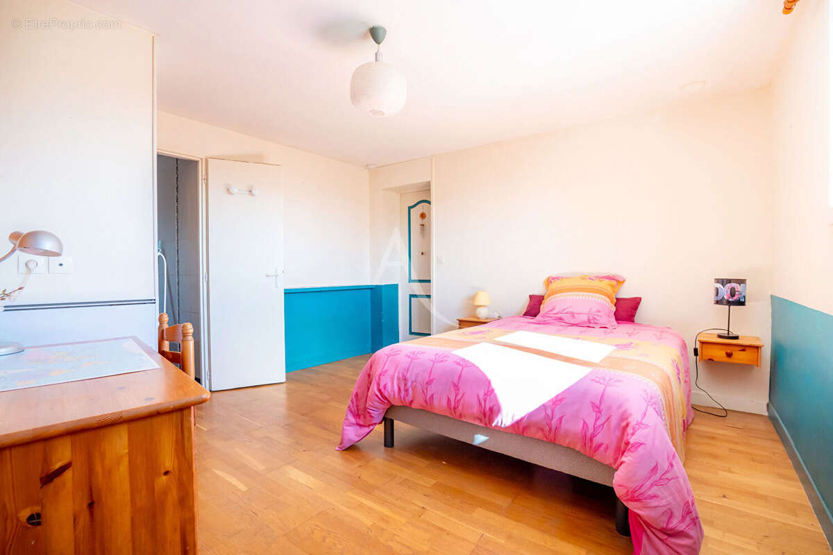 Maison à LE COUDRAY-MACOUARD