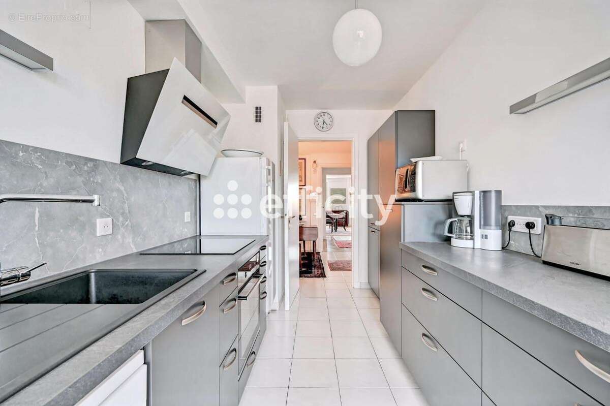 Appartement à MARSEILLE-6E