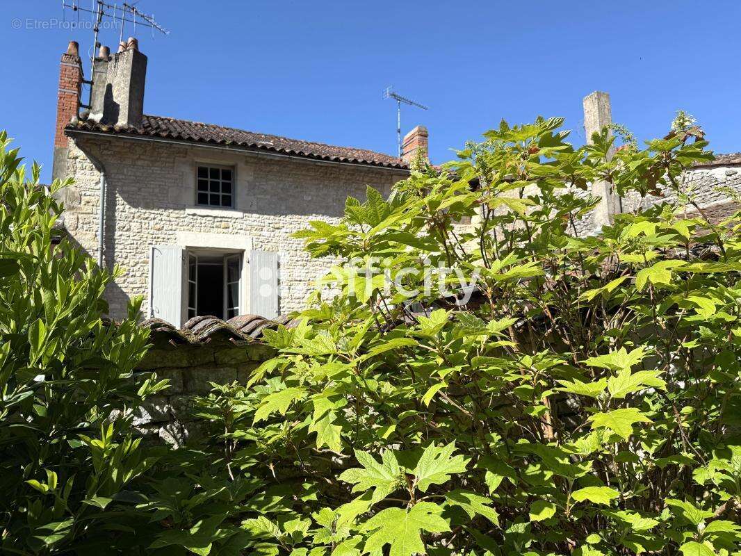 Maison à VERTEUIL-SUR-CHARENTE
